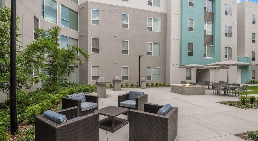 Building Photo - 9301 Summit Centre Way