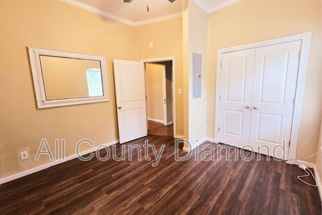 Building Photo - 11815 Gardenia St