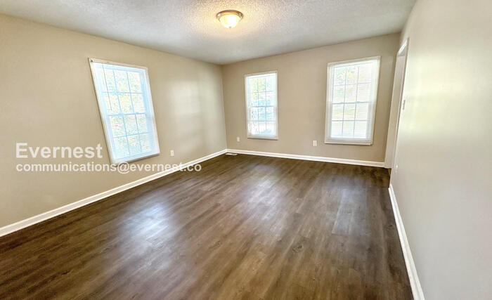 Building Photo - 2113 Stapp Dr NE