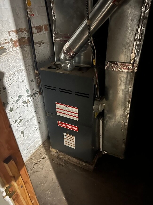 Building Photo - 8416 S Euclid Ave