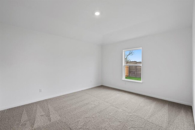 Building Photo - 14517 Wahlbergs Wy
