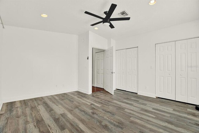 Building Photo - 3006 W Julia St