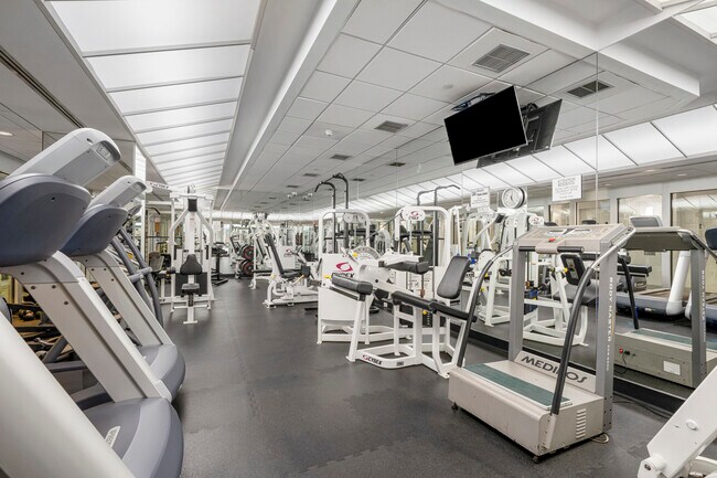 Building Photo - 4 Martine Ave