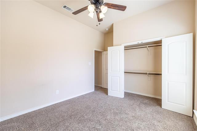 Building Photo - 637 Peach Ln