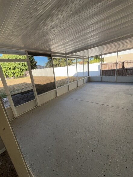 Building Photo - 841 Sun Ridge Village Dr