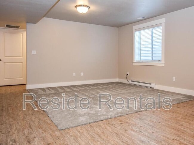 Building Photo - 362 N 600 W