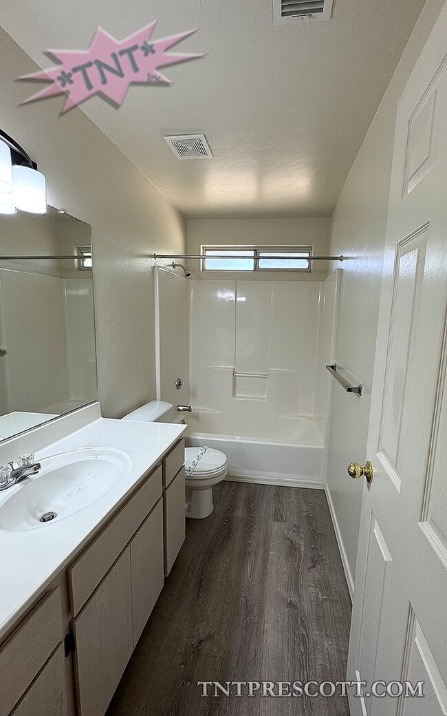 Building Photo - 0739