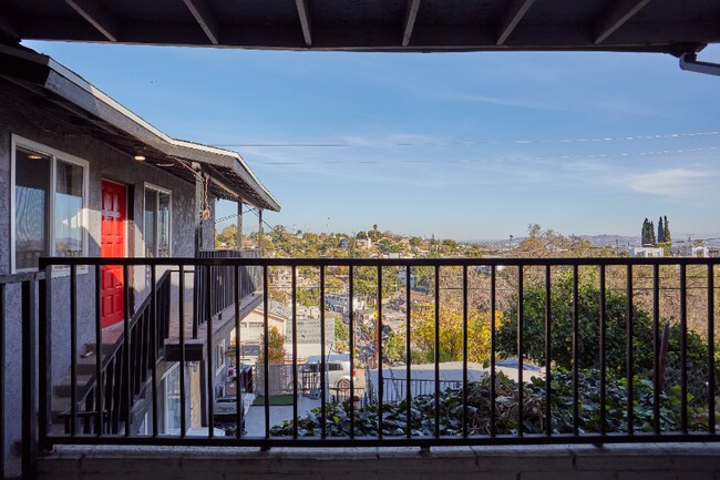 Building Photo - 1053 N Eastman Ave