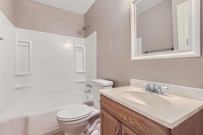 Building Photo - 224 E Boyd St