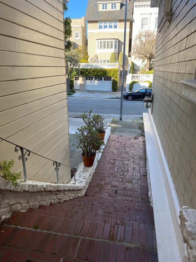 Building Photo - 3661 Clay St