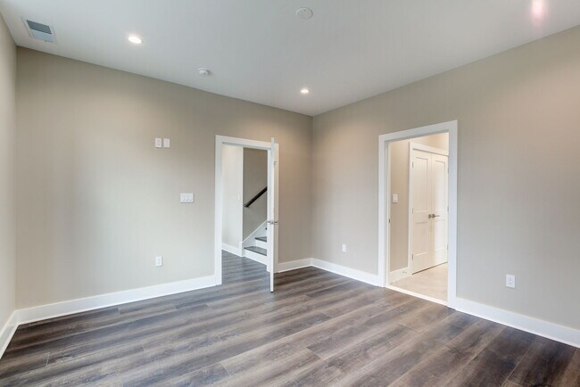 Building Photo - 2211 Farougi Ct