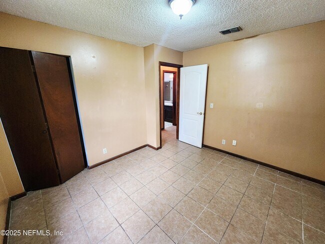 Building Photo - 6019 Blank Dr