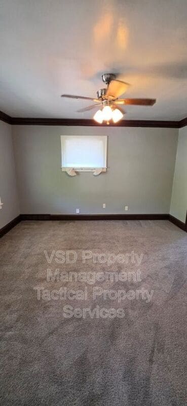 Building Photo - 4024 E 143rd St