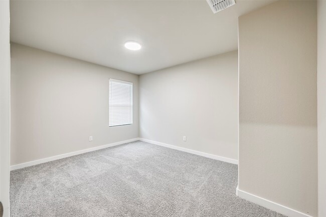 Building Photo - 946 Olive Dr