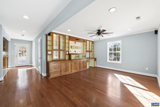 Building Photo - 703 Tilman Rd