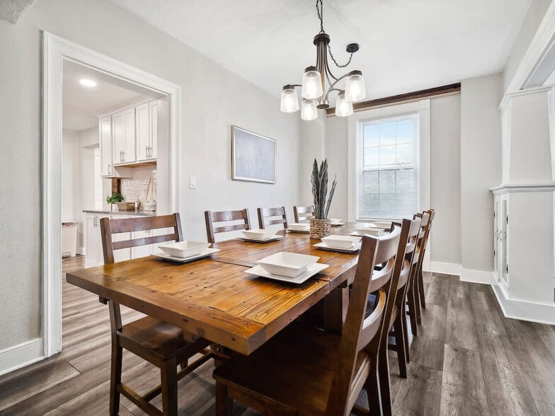 Building Photo - 1610 Cooper Foster Park Rd