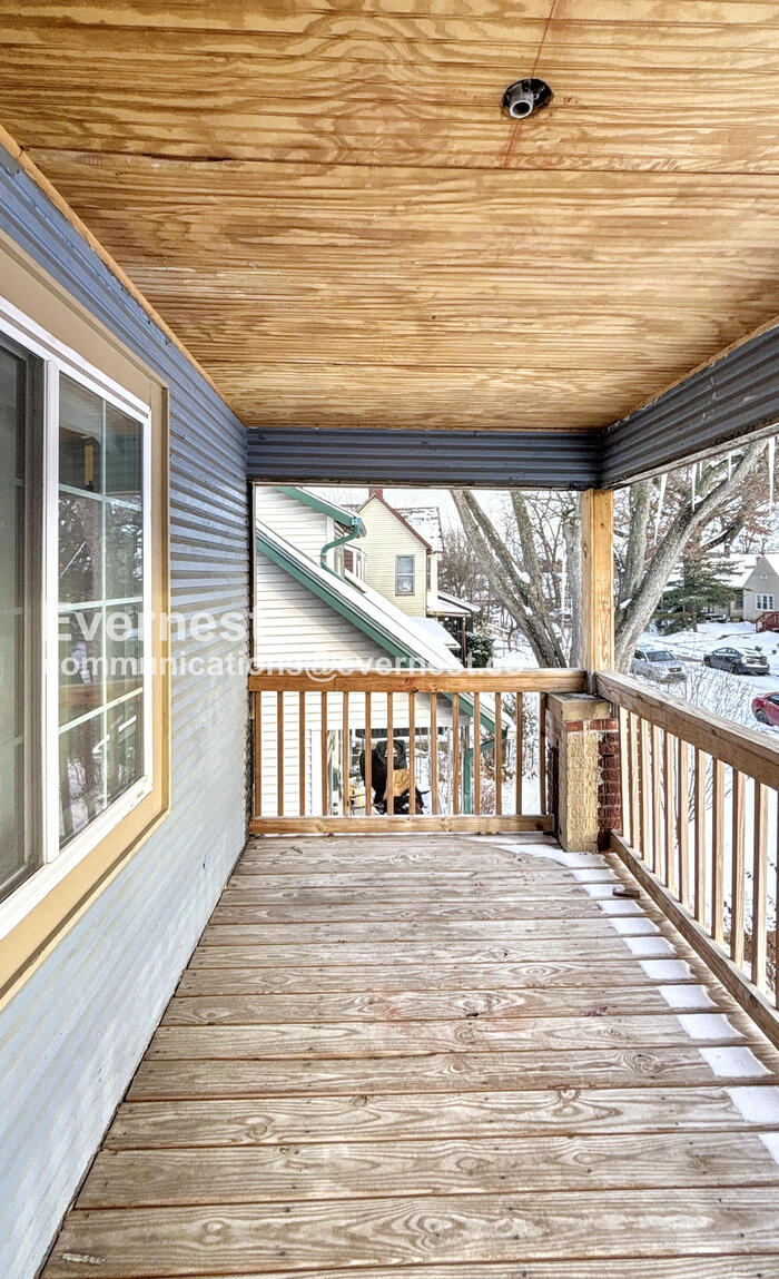 Building Photo - 466 E Oakland Ave