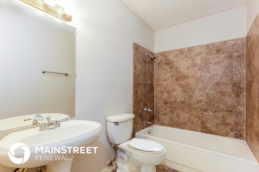 Building Photo - 817 Sandalwood Ln