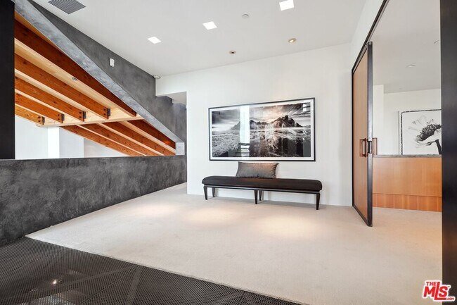 Building Photo - 2238 Stradella Rd