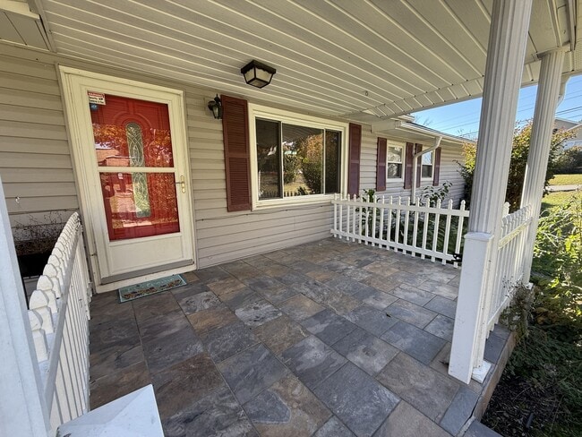 Building Photo - 602 Mitchell Dr