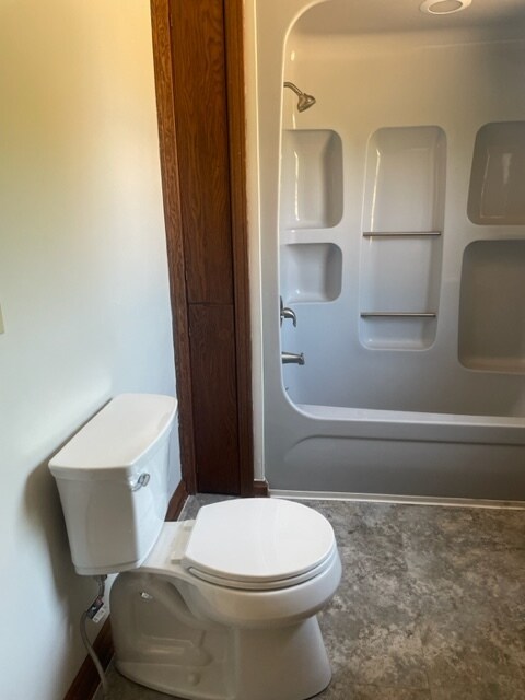 Full Bath - 4806 W Ridge Rd