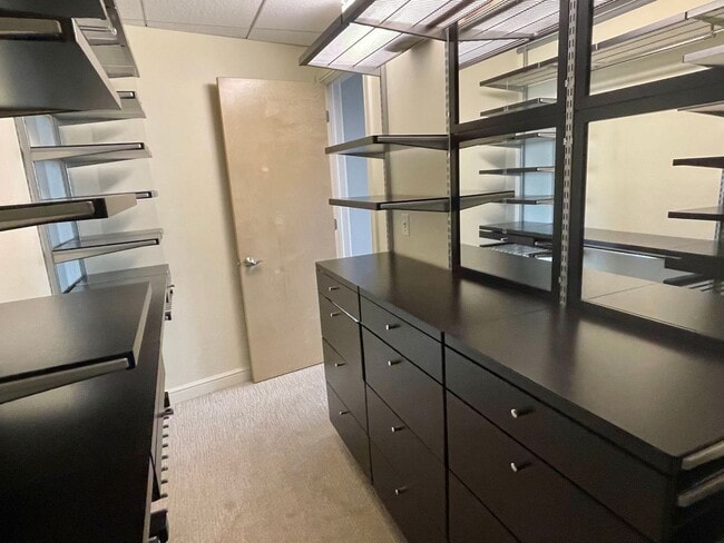 Building Photo - Luxury 2 Bed 2.5 Bath Condo in Central OKC