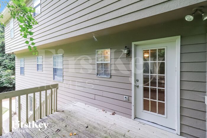 Building Photo - 1537 McAdoo Dr