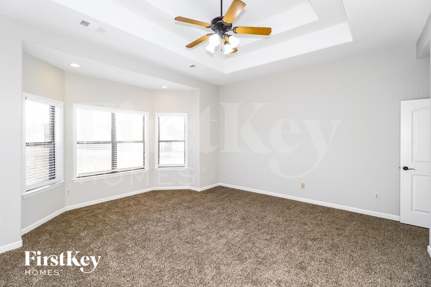 Building Photo - 100 Whispering Creek Cove