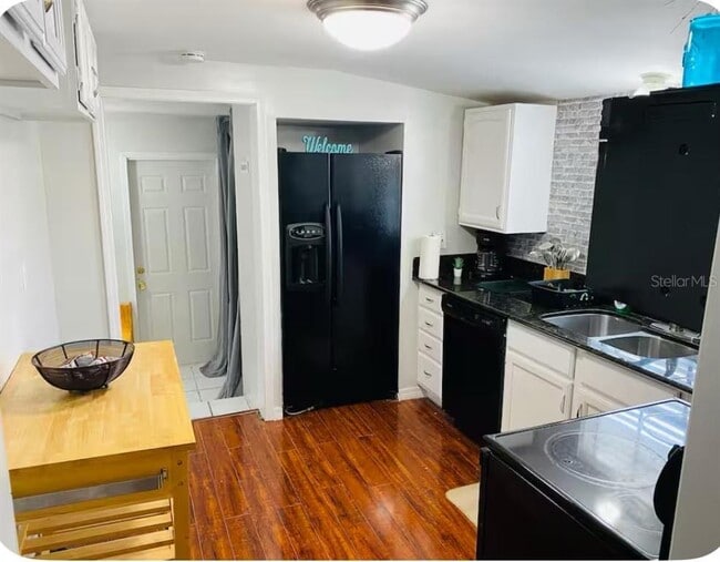 Building Photo - 2521 Lorraine St