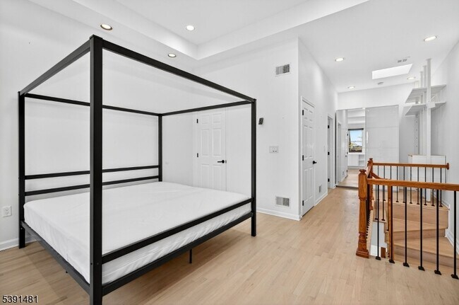 Building Photo - 159 Palisade Ave