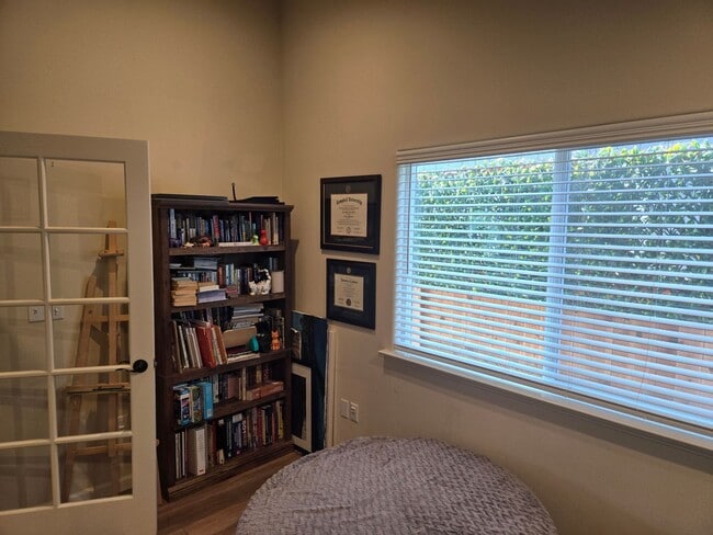 Building Photo - Recently constructed McKinleyville home fe...