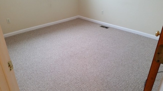 Building Photo - 32131 Knapp Ave