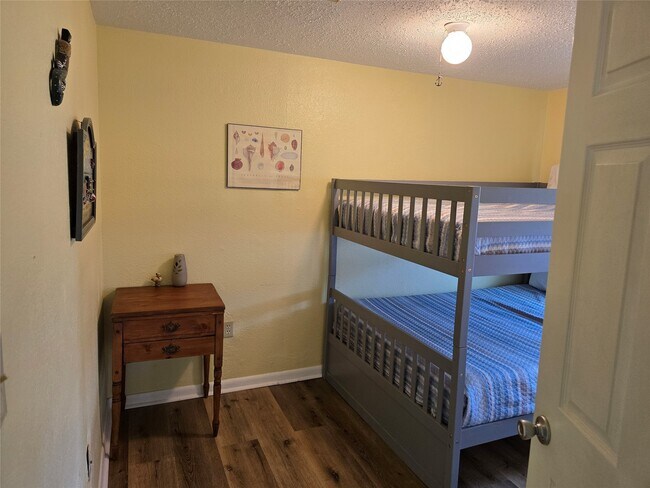 Building Photo - 16611 Jolly Roger Rd