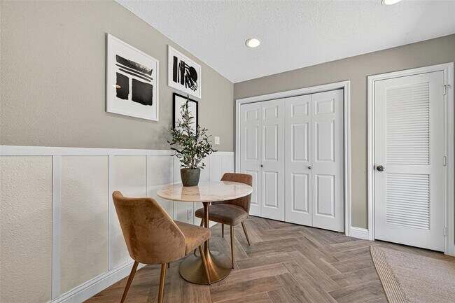 Building Photo - 4318 De Milo Dr