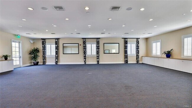 Building Photo - 2832 E Clementine Dr