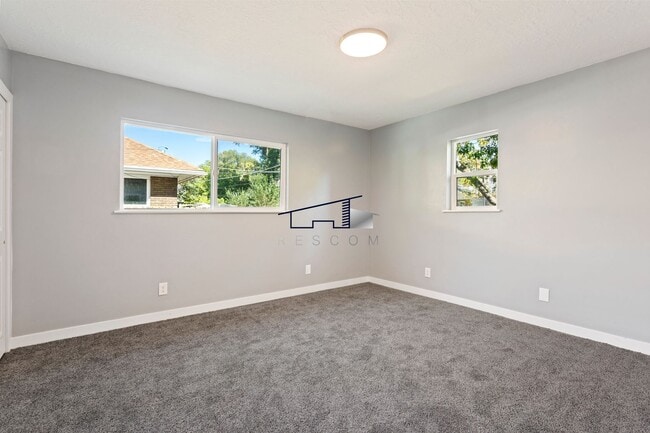 Building Photo - Updated Ogden 4 Bedroom 2 Bathroom Home Av...