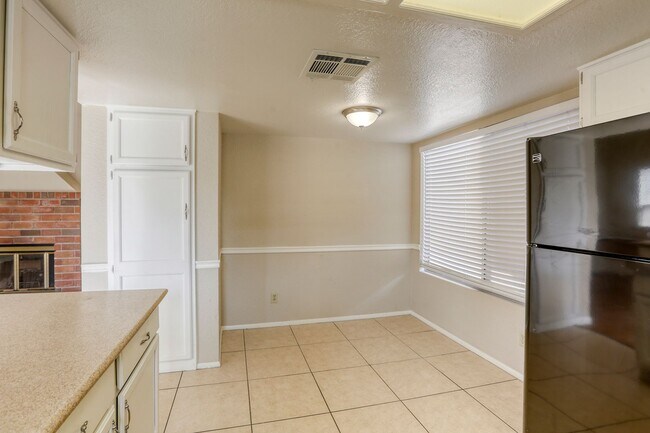 Building Photo - Beautiful 4 bedroom POOL home close to Nellis AFB!