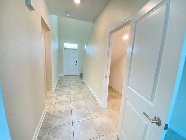 Building Photo - 4442 Seven Canyons Dr