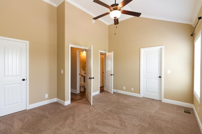 Building Photo - 155 Matheson Dr