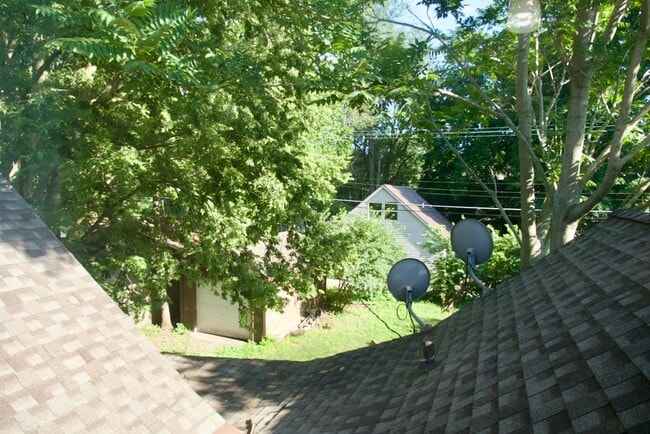 Building Photo - 307 W Illinois St