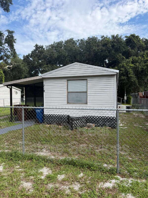 Building Photo - 718 1st St