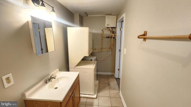 Building Photo - 1918 McCulloh St