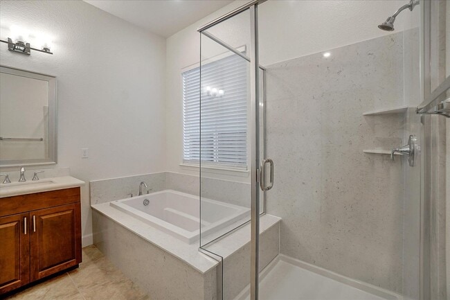 Building Photo - FULLY FURNISHED - ALMOST NEW 4 BED, 2.5 BATHS, 2 CAR GARAGE, 1 STORY IN NORTH LAKE COMMUNITY, NOR...