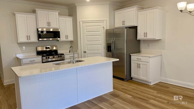 Building Photo - 384 Parkerman Ave