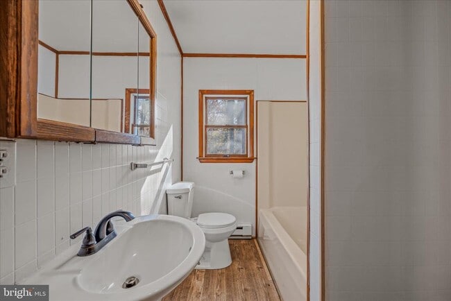 Building Photo - 438 Gloyd Ln