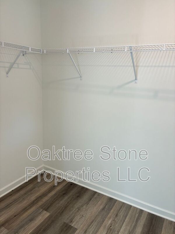 Building Photo - 3378 Skyland Dr