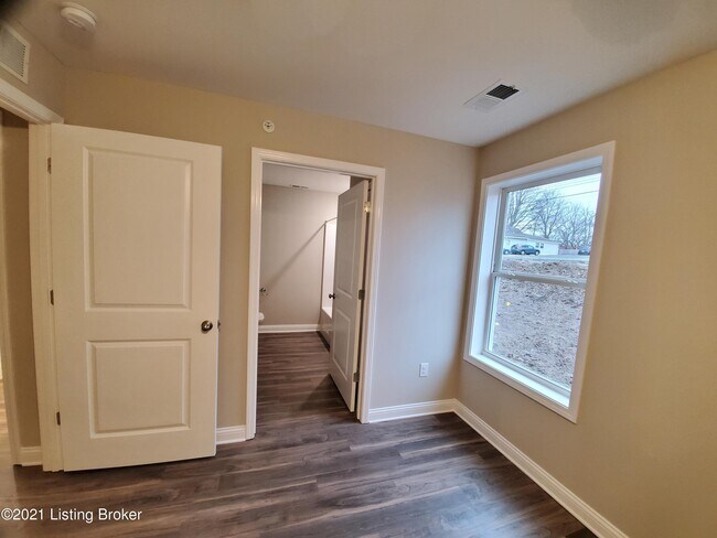 Building Photo - 3502 College Dr