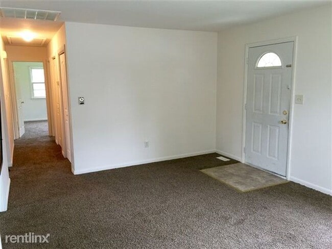 Building Photo - 1405 Arbutus Dr