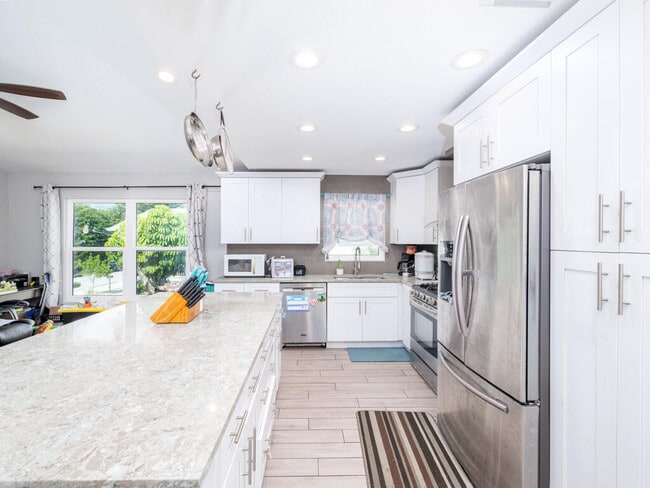 Building Photo - 29283 Coconut Palm Dr