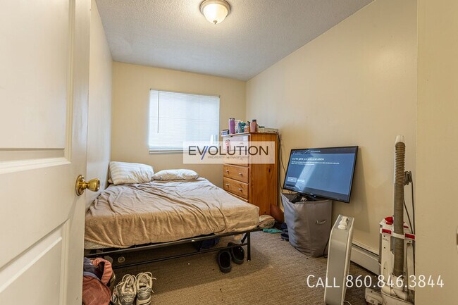 Building Photo - 71 Williams St